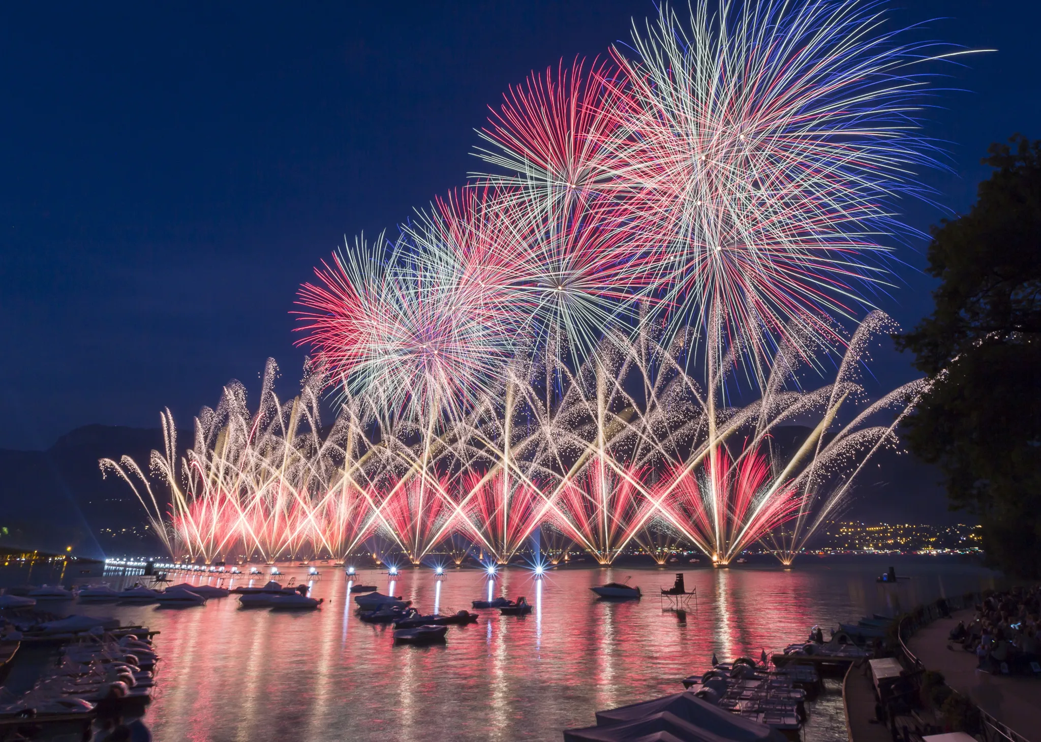 High-quality pyrotechnic materials made in Italy for events around the world